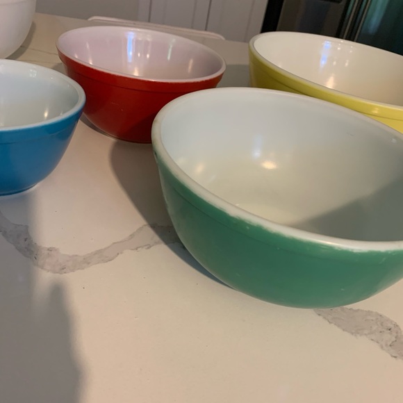 Vintage Pyrex bowl set - Picture 3 of 4